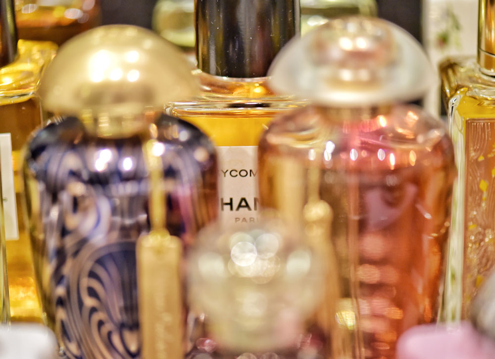 Parfumurile arăbești - cum se poartă și cum se aleg?